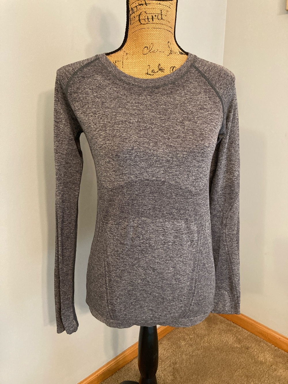 Athleta Heathered Gray Long Sleeve Seamless Performance Top Women Size Medium
